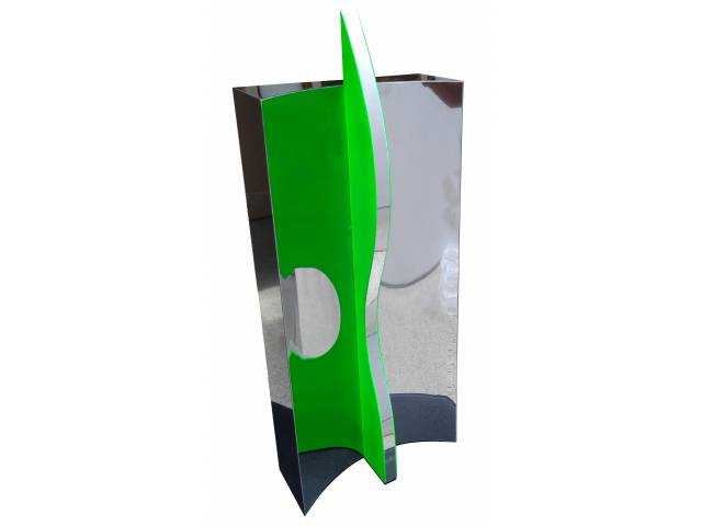 Yutaka Toyota aço inox, alumínio e madeira 51 x 20 cm “Espaço - reflexo verde” ass. verso 2014 t.11/15