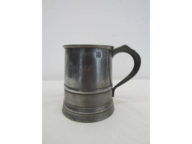 Caneca de estanho Jonh Somers, gravado no corpo ASEM - CE 1999 H = 11 cm