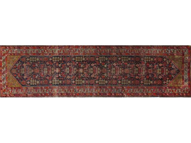 Antigo tapete “Malayer” west – Irã. 1,05 x 3,90 cm = 4,095 cm