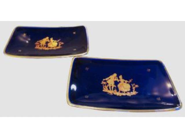 Limoges - Par de petisqueira azul cobalto em porcelana com decoração central palaciana e bordas douradas - França, 8 x 12 cm