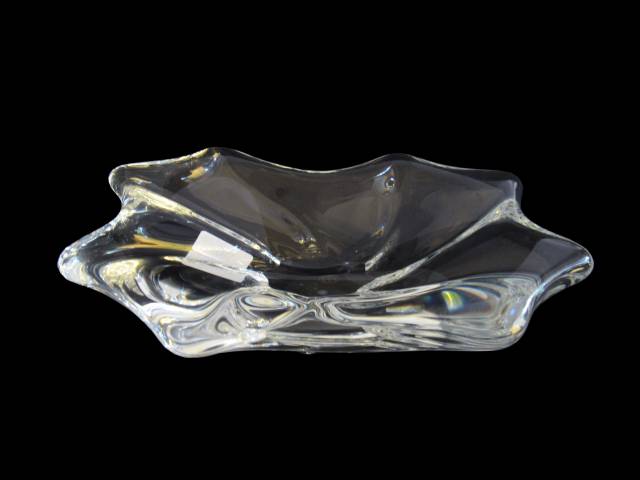 Baccarat - Cinzeiro em cristal recortado modelo Cadix selado na base, 5x 18 x 10 cm