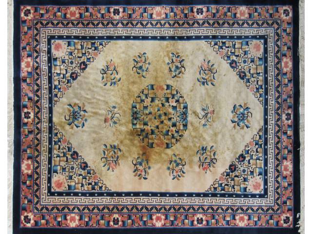 Antigo tapete Chinês. 2,45 x 3,35 cm = 8,20 cm