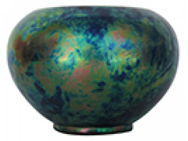 Bowl “Zsolnay Pecs”, cerâmica esmaltada e iridescente, reflexos metálicos, tons azuis / verde, selo na base. 13 x 18 cm - Hungria, séc. XIX