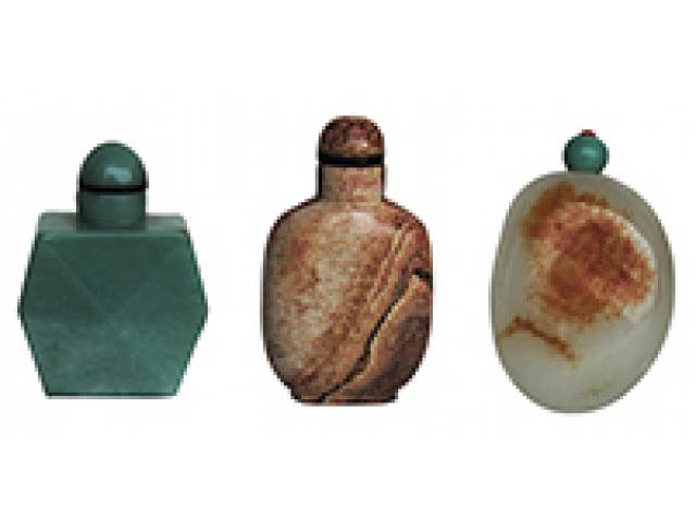 Três Snuff-Bottles em pedra dura (mármore e jade), peças de coleção. - China, séc. XVIII/XIX