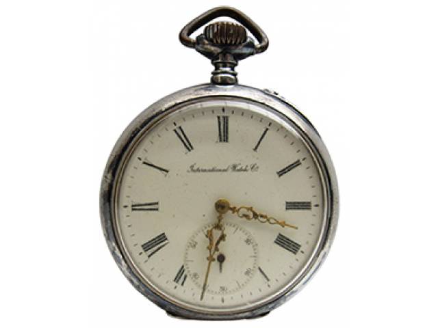 Relógio de bolso “International Watch Cº”, ajuste corda pela coroa, mostr. romano porc. cx. prata sterling 900 e guilloché. d = 5 cm, l = 1,5 cm. - Suíça, séc. XX