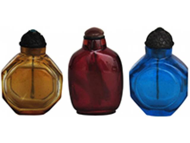 Três Snuff-Bottles em vidro liso colorido, peças de coleção. - China, séc. XVIII/XIX