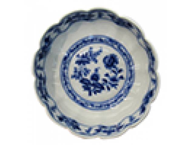 Mini saladeira Margão porc. “Vista Alegre”, decor. floral azul. d = 13 cm - Portugal, séc. XX
