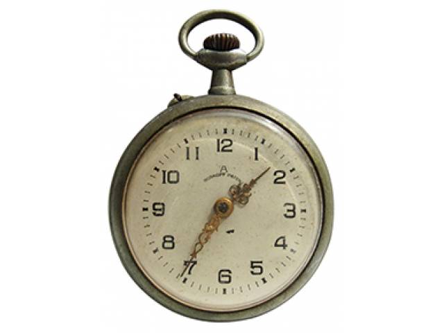 Relógio de bolso “F. E. Roskopf Patent Geneve” ajuste corda pela coroa, mostr. porc. cx. níquel. d = 4,8 cm, l = 1,2 cm - Suíça, séc. XX. No estado: máquina não funcionando.