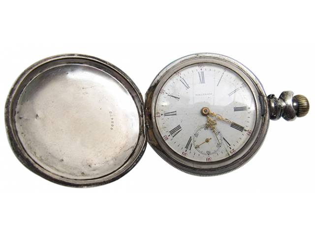 Relógio de bolso “Waltham 17 rubis” estilo caçador, ajuste corda pela coroa, mostrador romano/arábico porc. cxs. prata sterling 925. d = 5,2 cm, l = 1,7 cm - EUA, séc. XIX. No estado: corda não funciona.