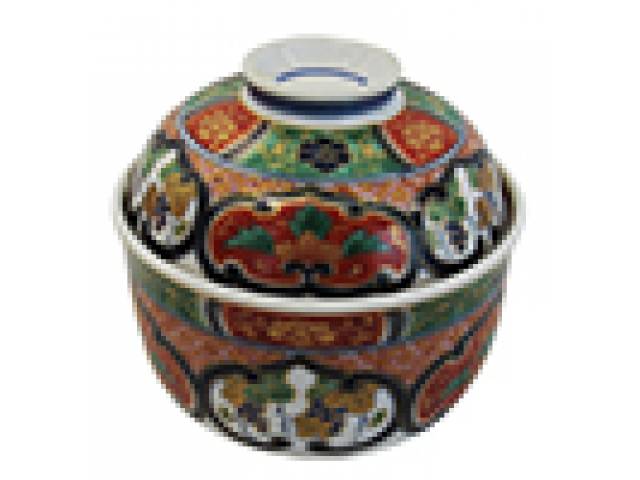 Bowl e tampa porc. ao estilo “Imari”, flores e uvas, timbrado na base. h = 9,5 cm - Japão, séc. XX