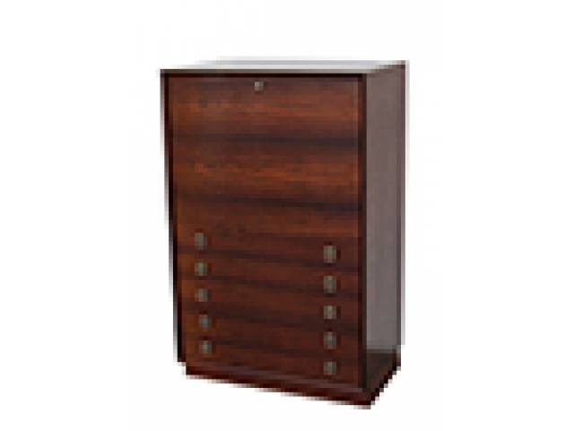 Cômoda papeleira em Jacarandá, forro couro preto sup. escrivaninha, prat. e duas gavetas int. inferior, cinco gavetas, puxadores de metal. 0,47 x 0,76 x 1,18 cm. - Dinamarca, anos 60