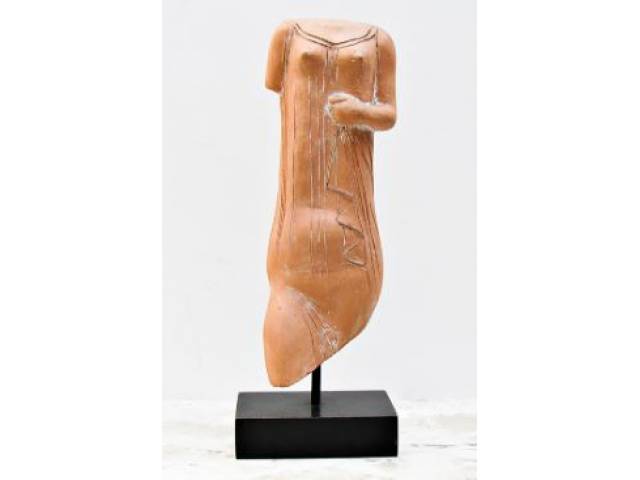 Vasco Prado Escultura em terracota T110/150 34 x 10 cm  sem base "Torso Feminina"  ass. verso inferior