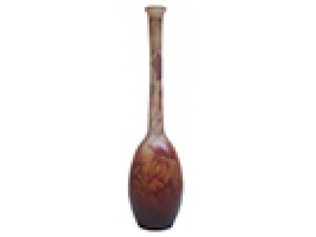 Émile Gallé (1846/1904) Soliflore em pasta de vidro acidado, base bojuda, decoração floral Art Nouveau. h= 37 cm - Nancy - França, séc. XIX/XX