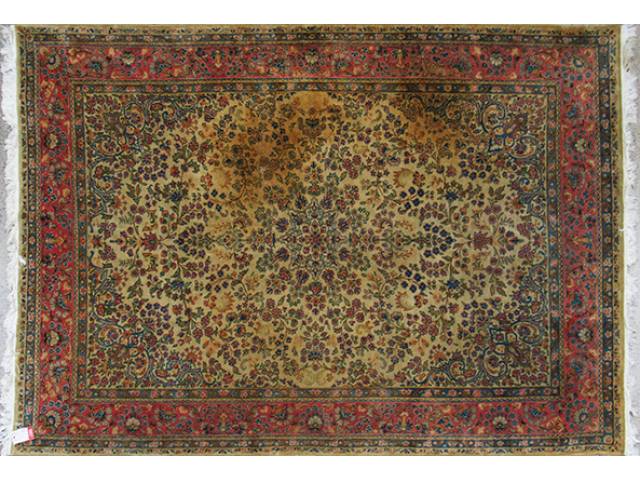 Antigo tapete “kirman”, no estado (com mancha). 2,10 x 3,20 cm = 6,72 cm