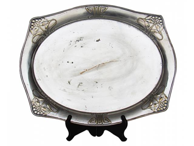 Bandeja Art Nouveau, metal espessurado à prata, decor. floral e volutas nas bordas. Necessita banho. 43 x 34 cm. - WMF - Alemanhã, séc. XX