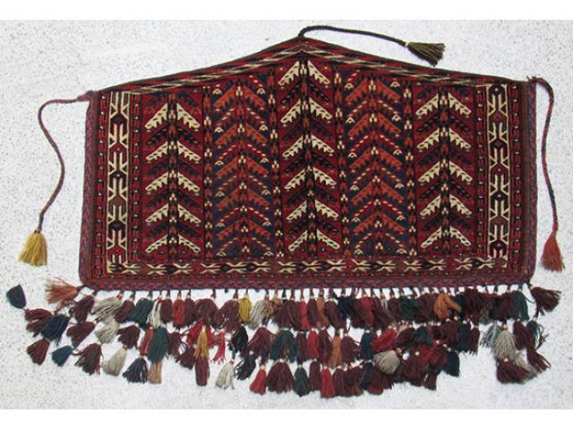 Antigo tapete “Yomoud” (para dromedário). 0,65 x 1,10 cm = 0,71 cm