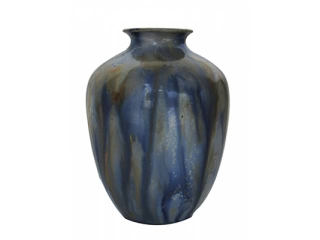Floreiro bojudo porc.esmaltada decor. tons cores degradé amarelo/azul. h =13,5 cm. Inscrições incisas base inferior, não identificadas - Europa, séc XX