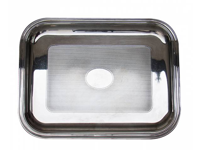 Bandeja em metal espessurado à prata “Christofle”, guilhoché no fundo, reserva central oval lisa. 25 x 20 cm - França, séc. XIX/XX.