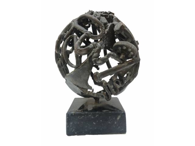 Math escultura em ferro 21 x 18 x 18 cm "Esfera" assinada base