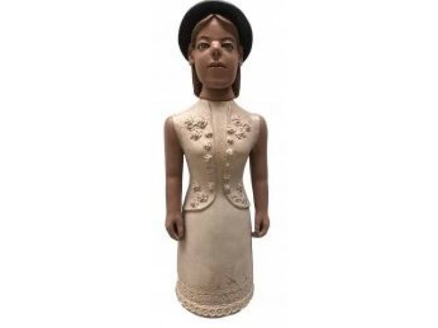 Izabel Mendes da Cunha escultura em barro H=55 "Figura de Mulher" assinada verso localizada Santana do Araçari - Mg