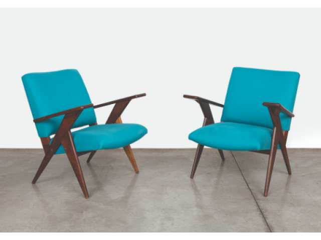 Zanine Caldas estrutura em madeira, tecido, 66 x 70 x 72 cm cada "Par de poltronas" década de 1950