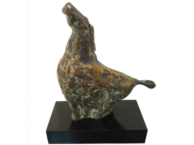 Domenico Calabrone escultura de bronze sobre base de madeira 29 x 22 x 10 cm “Cavalo” ass. inferior esquerdo t.051