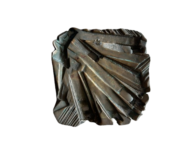 Maria Bonomi Escultura em bronze 15 x 15 cm “Sem titulo” ass. verso