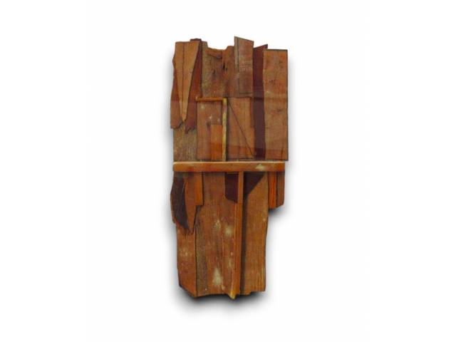 Macaparana composição com madeira 32 x 16 cm "Sem Titulo" ass verso datado 1985, com dedicatória do artista para colecionadora