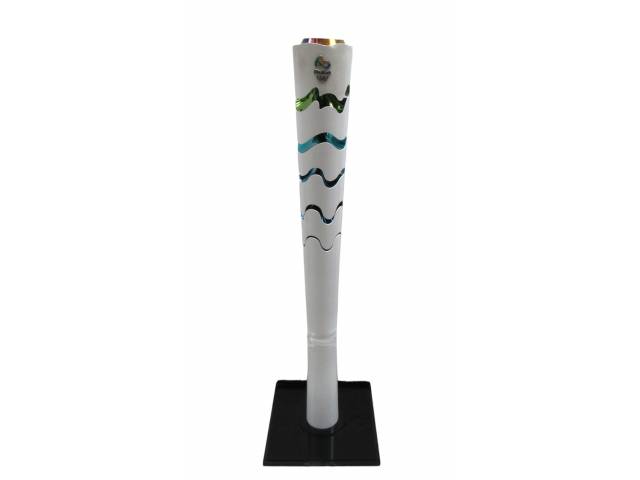 Tocha Olímpica Rio 2016 oficial de número 023 - 69cm com caixa e suporte em acrílico. Com documento de compra e venda