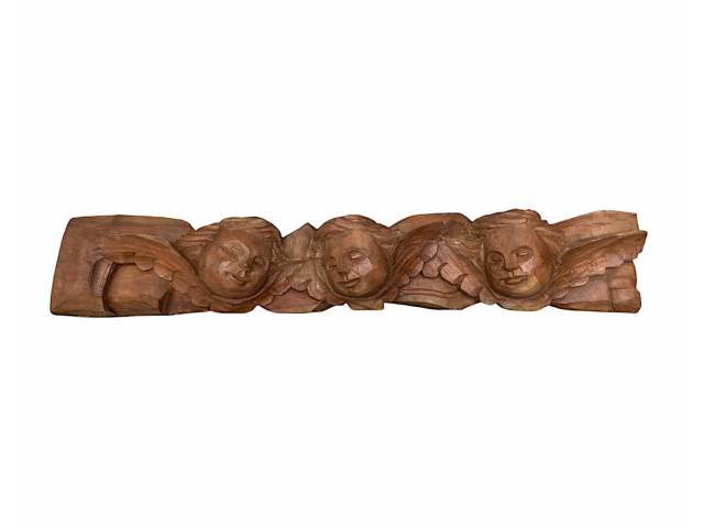 Jaime Nicola Oliveira escultura em madeira 95 x 17 x 15cm intitulada "Três Arcanjos" ass. CD e datada 1999. Obra acompanha certificado do artista