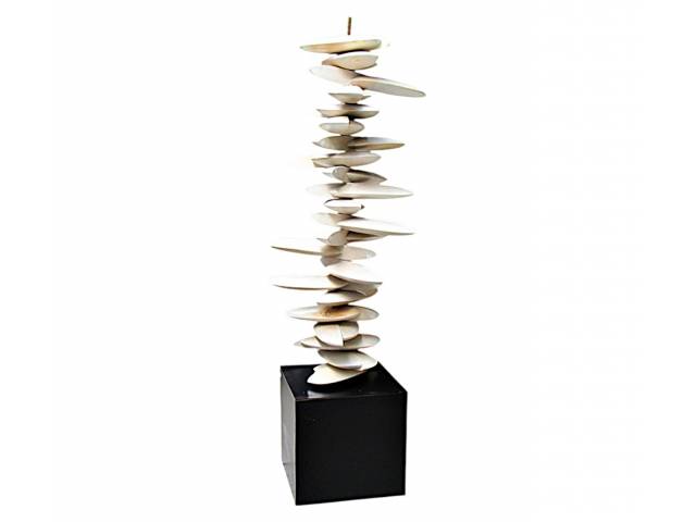 Norma Grinberg escultura articulada  em cerâmica  160 x 80cm "Sem Titulo" ass. base. Medida base altura 50cm. Anos 70