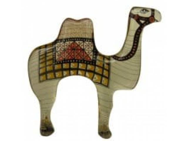 Abraham Palatnik  escultura em resina de poliéster em forma de Camelo estilizada 20 x 20  cm  ass na peça, meados século 20