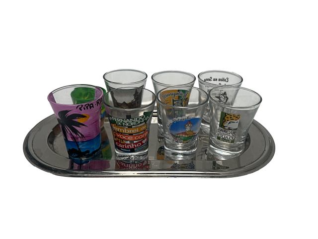 Seis copos de shot de cidades brasileiras  para coleção acompanha bandeja em metal prateado
