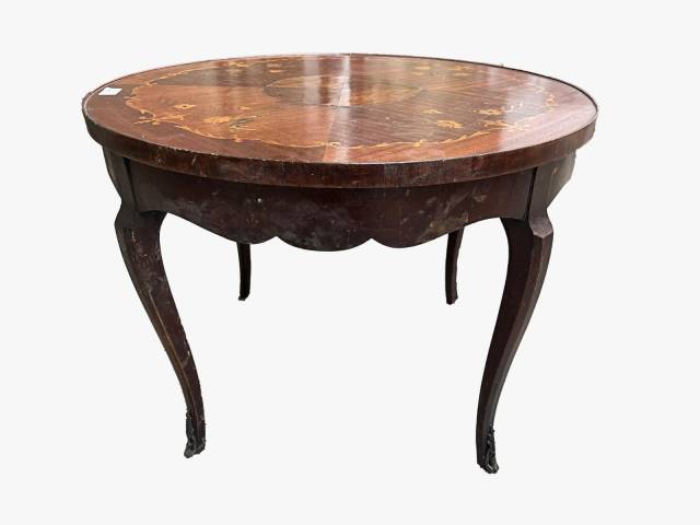 Mesa de centro redonda finamente marchetada com motivos florais  circunferência= 65cm e altura= 50cm
