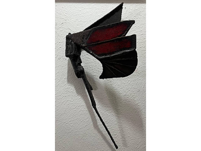 Carlos Tenius escultura em ferro 62 x 32 x 20cm "Libélula"