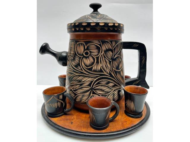 Serviço de chá entalhado em madeira com presentoir e seis xicaras – Haiti