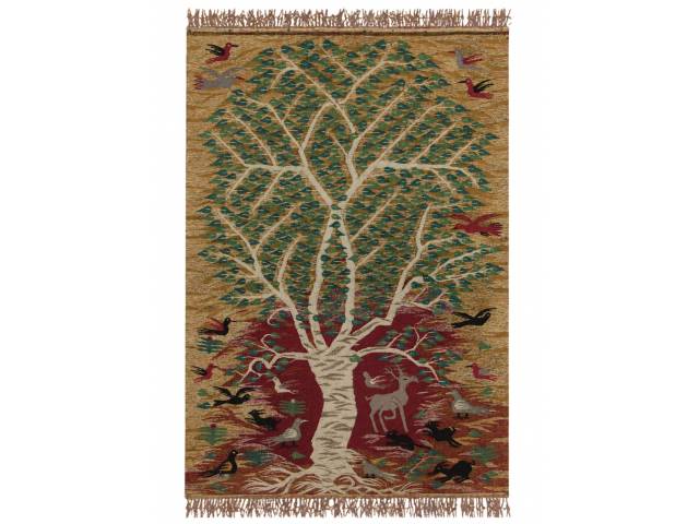 Tapeçaria executada em verde e vermelho, retratando a árvore da vida com representações de pássaros e cervos 1,53 x 1,27. Com etiqueta no verso do fabricante  Carpets Technical Co. Localizada no Cairo - Egito. Anos 60