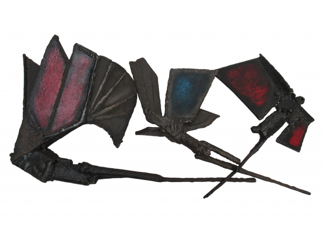 Carlos Tenius conjunto de 3 esculturas em ferro 62 x 32 x 20cm - 54 x 20 x 06cm -  40 x 30 x 06cm "Libélulas" ass. Lateral