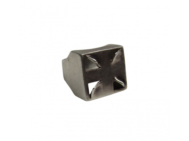 Aurea Sacilotto anel em prata de lei, presente na exposição "Joias do Concretismo", inspirada nas esculturas de Luiz Sacilotto. Ass. interno. Peso aproximadamente 10gr. O modelo destaca-se pelo design robusto e formas geométricas puras, recortes precisos.